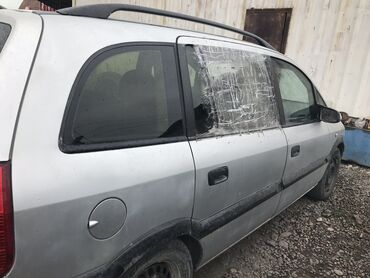 мигалка на авто: Opel Zafira: 2001 г., 2 л, Механика, Дизель