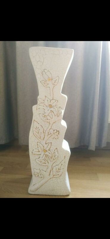 ваза для цветов: Bir vaza, Keramika