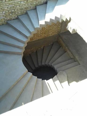 Бетонные лестницы: Бетонная лестница Для дома, Форма лестницы: Винтовая — 6