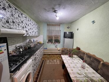 Продажа домов: 49 м², 3 комнаты, Старый ремонт Кухонная мебель