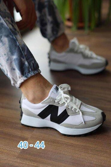 new balance 327: Trainers, size - 44