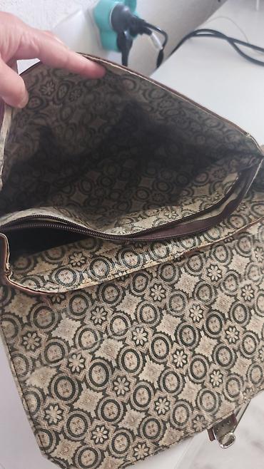 oglad: Velika braon torba preko ramena - Materijal: veštačka koža u toploj — 5