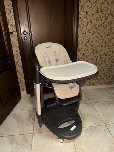 детский мир бишкек каталог: Стульчик для кормления, Б/у, Peg perego, Трансформер, цвет - Бежевый