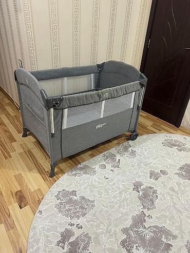 xırdalan mebel: Oğlan və qız üçün, İşlənmiş, Dördbucaq, Beşik, Dəstsiz, Matrassız, Yellənmə mexanizmsiz — 2