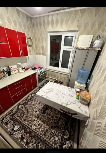 срочно продаётся 1 комнатная квартира в районе ошского рынка по улице кенсуйская: 3 комнаты, 62 м², 105 серия, 5 этаж