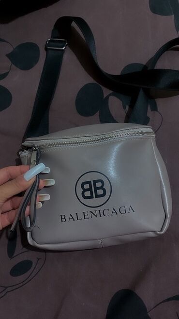 Digər: Çiyin çantası, Balenciaga