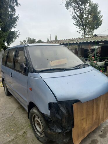 купить краску для кожи авто: Nissan Serena: 1994 г., 1.6 л, Механика, Бензин, Минивэн