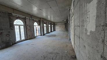 şu: Satılır 4 otaqlı yeni tikili 145 m², Ağ şəhər q. Kateqoriya Yeni — 2