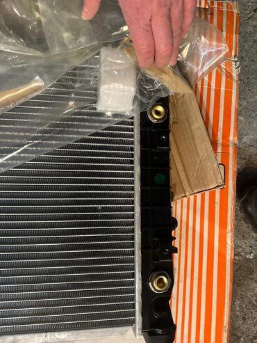 Радиаторы: Радиатор охлаждения двигателя, для марки машин Dodge, Chrysler и — 2