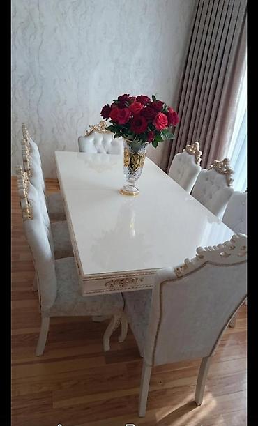 Masa dəsti satılır 760₼. 8 oturcağı var. Baha alınıb. (2000₼