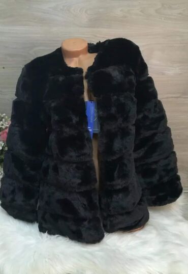 bershka jakne srbija: M (EU 38), With lining, Faux fur, color - Black