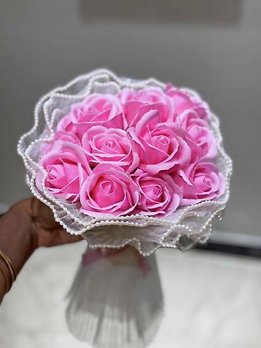 Ostali kućni dekor: Ručni buketi ruža – dekorativni i svečani aranžmani - Elegantni — 20