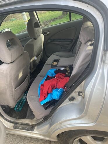 Nissan: Nissan Almera: 2.2 l. | 2000 έ. Χάτσμπακ — 5