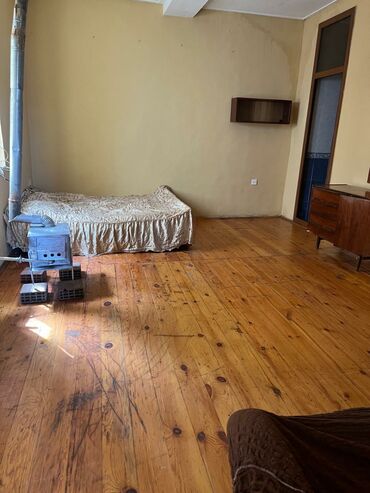 Uzunmüddətli kirayə mənzillər: Kirayə verilən mebel ilə təchiz olunmuş mənzil - Plan: geniş zal və 2 — 12