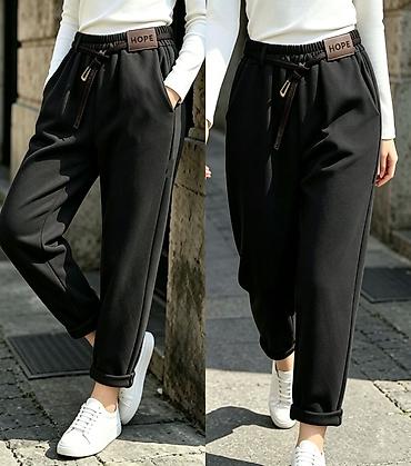 kais za struk: Ženske ležerne pantalone sa kaišem HOPE
2300 din
S M L — 6