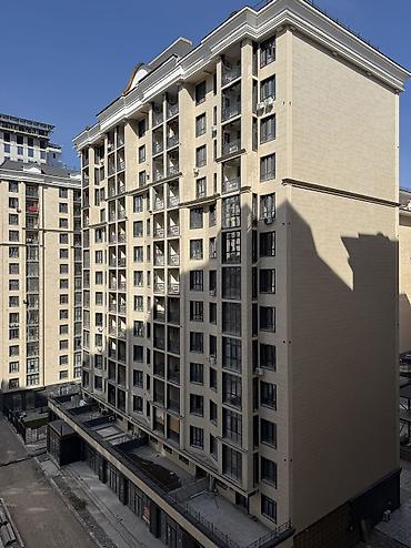 делаю: Продаю 2-х комнатную полноценную квартиру 70м2, Асанбай, рядом со — 3