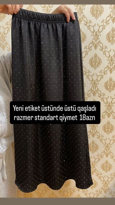 qizil tek qas uzukler ve qiymetleri: Yenidir etiketi üstündedir materialı atlasdı üstü xırda qaşlarladı