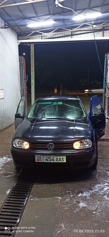 corolla runx: Volkswagen Golf: 2001 г., 1.6 л, Механика, Бензин, Хетчбек