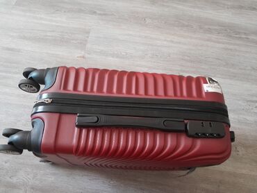 7 ya 8 kilo tutur.ideal veziyyetdedi
