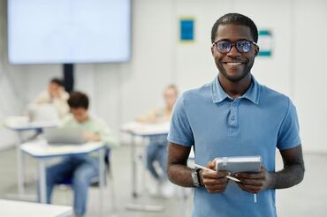 футболные футболки: Ищем веселого, позитивного преподавателя английского языка в частный