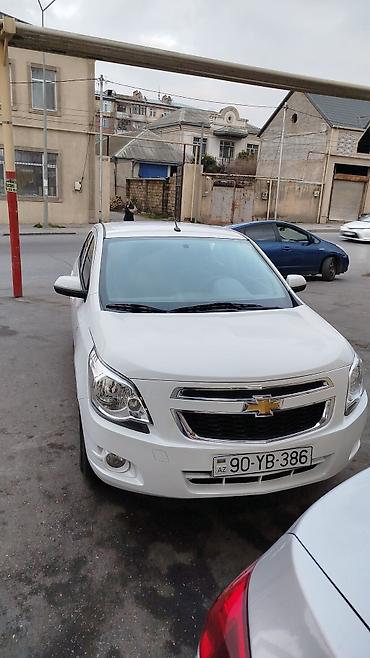 Avtomobil satışı: Chevrolet Cobalt, ağ rəng, sedan gövdə. - Güclü və qənaətcil benzin — 1