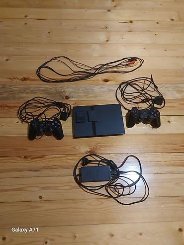 Salam.Her bir seyi islekdir.Qiymetde razilasmaq olar. PlayStation 2