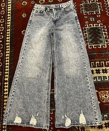 Джинсы: Geniş kəsimli, açıq-boz yuyulmuş (acid wash) cins şalvar. - Model — 1