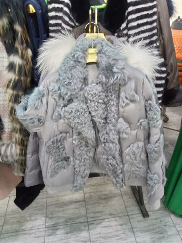 Шубы: Женские изделия из меха с поперечной полосой - Варианты — 7