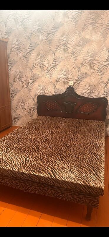 заказать кровать: İşlənmiş, İkinəfərlik çarpayı, Bazalı, Matras ilə, Siyirməsiz