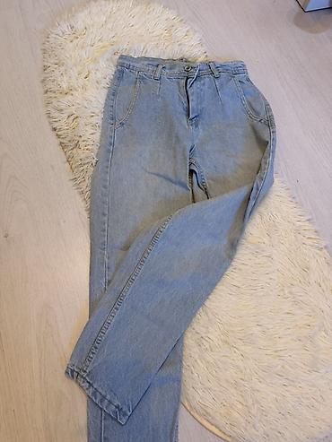 Cinslər: Açıq mavi rəngdə klassik denim şalvar. Xüsusiyyətlər: - Yüksək belli — 2