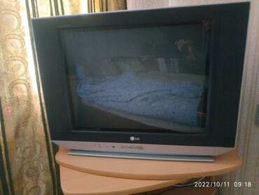 телевизор lg с плоским экраном: Продаю телевизор LG б/у в идеальном рабочем состоянии,без царапин,все