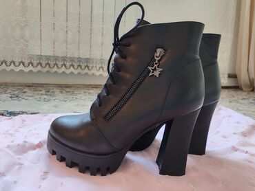 Ботинки и ботильоны: Кожаные зимние сапоги люкс + 2 пары в подарок Размер 38 (245 мм) — 3