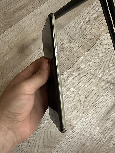 pad 6: Samsung Galaxy S10 5G (SM-G977N) - Экран 6.7" Dynamic AMOLED — 6