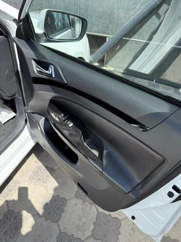 BYD: BYD : 2019 г., 1 л, Автомат, Электромобиль, Седан — 4