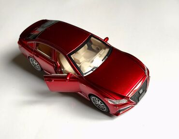 Другие игры и приставки: Toyota Crown /Japan - праворукая копия - 1/36 масштаб, металл