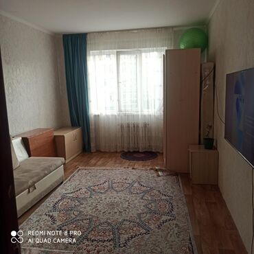 срочно продаётся 1 комнатная квартира в районе ошского рынка по улице молодая гвардия токтогула: 1 комната, 47 м², Элитка, 5 этаж, Евроремонт