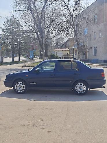 Volkswagen: Volkswagen Vento: 1993 г., 2 л, Ручные, Бензин, Седан — 9
