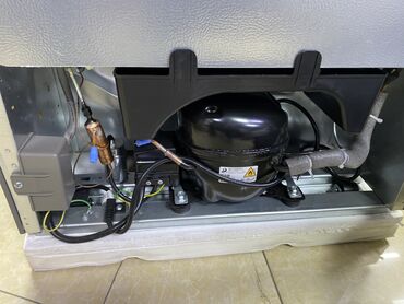 Холодильники: Холодильник Hisense, Новый, Двухкамерный, De frost (капельный), 57 * 180 * 57 — 8