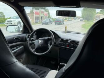 Volkswagen: Volkswagen Jetta: 2 l | 2001 il Universal — 2