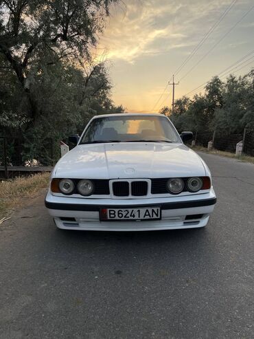 кузов на гигант: Продается BMW E34 в белом цвете. м50б25 есть задний бампер оригинал