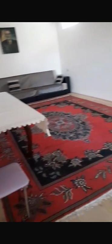 Дома: Masazırda Körpüyə yaxın tam əşyalı 4 otaq ev kirayye verilir.Həyət — 2