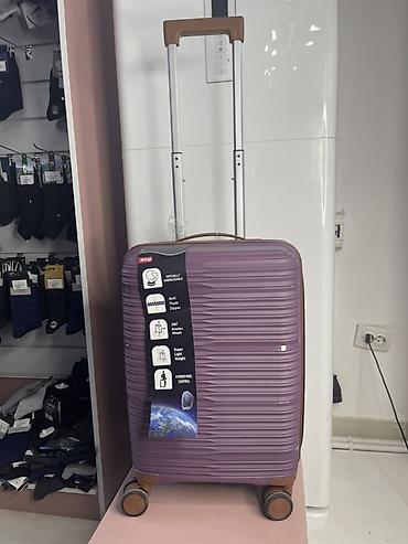 Чемоданы: Чемодан, Новый, Материал: Пластик, Маленький (до 40 л), Твердый корпус — 6