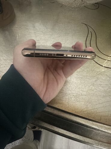 Apple iPhone: IPhone 11 Pro Max, 256 GB, Qızılı, Simsiz şarj — 5