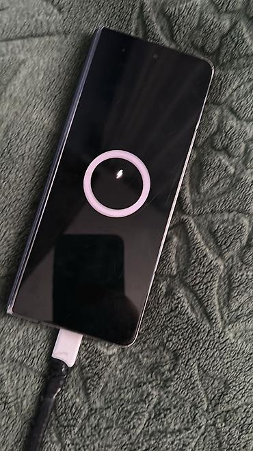 samsung 19: Samsung Z Flip, 256 GB, rəng - Qara, Qırıq — 5