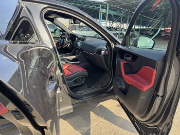 Jaguar: Jaguar F-Pace: 2017 г., 3 л, Типтроник, Бензин, Кроссовер — 10