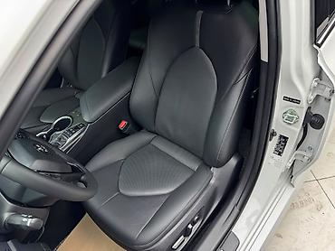 sg 5: Toyota Camry: 2023 г., 2.5 л, Автомат, Гибрид, Седан — 9