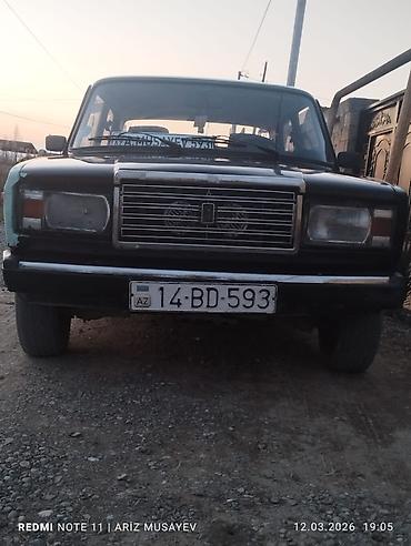 niva satılır: VAZ 2107
ili 1992
rəng qara 
karopka 4 
 mayor 06 
barter var — 1
