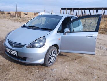арзан афто машина: Honda Fit: 2002 г., 1.3 л, Вариатор, Бензин