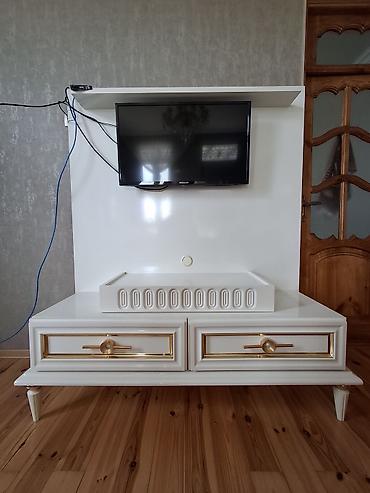plastik rəf: TV stend,türk malıdı baha alınıb.450 AZN.Əlaqə 055-305-94-27. Endirim — 1
