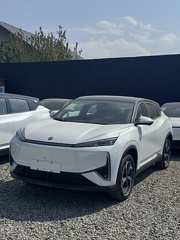 li auto: Dongfeng : 2026 г., Автомат, Электромобиль, Кроссовер — 1